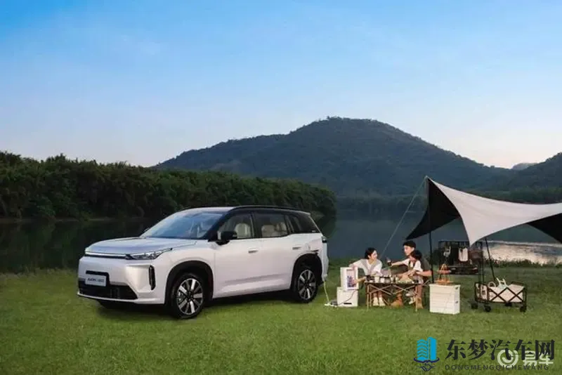 1098万起的SUV 埃安i60增程版两款车型配置对比 家用谁更合适？-1