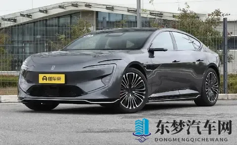 30万级家轿新选择！阿维塔12四激光版让智能出行更舒心-1