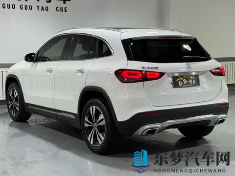 二手奔驰GLA：20款白色座驾，表显45万公里，1388万值不值？-2
