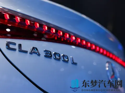 奔驰的电气化转型，「吉利思维」帮了大忙-2