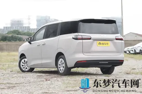 家用MPV新选择，预售价768万起，大7座+双独悬，五菱星光730香吗