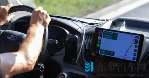 挠痒痒高潮h痒羽毛调教：瘙痒快感羽毛轻抚调教体验