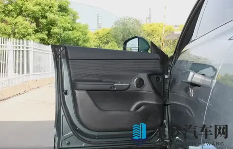 星纪元ET：增程版续航1615公里，它就是打工人的移动舒睡舱-1