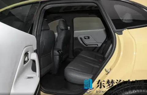 1058万起，零跑Lafa5正式预售，Ultra版继续保持神秘-3