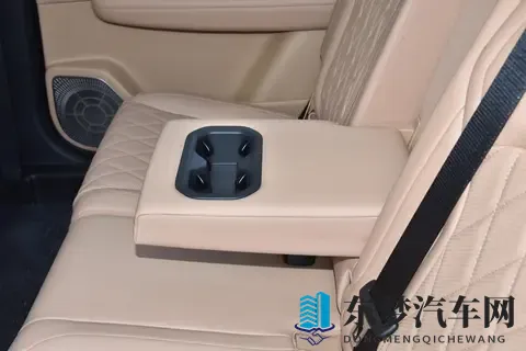 1398万起，四驱+230km纯电续航，蓝电E5 PLUS还送轮上三室一厅