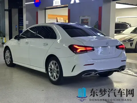 三上悠亚ssni344办公室恋情：办公室恋情：甜蜜秘密与职场挑战