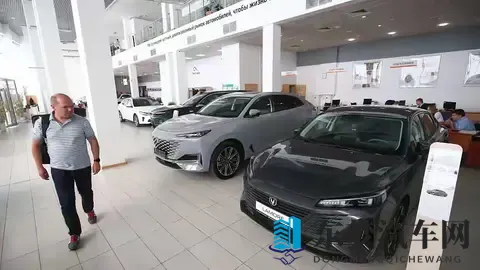 从“救世主”到“被规训”?一场“亲兄弟”间利益博弈正浮出水面-1