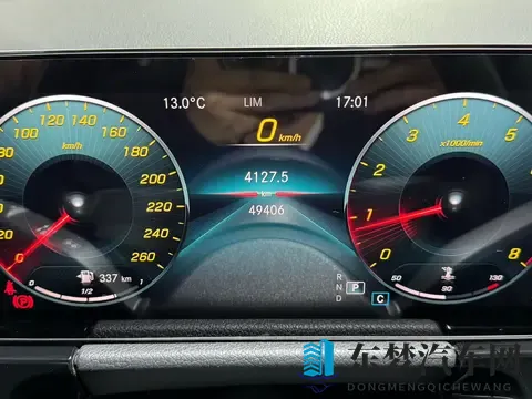 二手奔驰GLA：20款白色座驾，表显45万公里，1388万值不值？-3