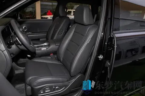 露营带老小 + 装备挤哭？帕里斯帝混动：5 米大空间 + 7L 油耗搞定！-2