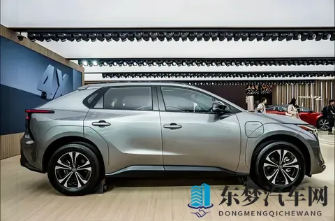 续航飙到752公里！广汽丰田铂智4X大升级！这次丰田终于不再佛系-2