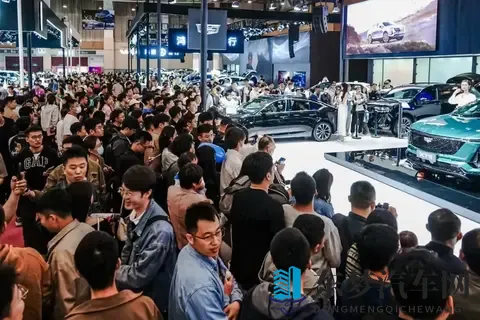 先做靠谱的车，再当懂你的客厅：购车决策的平衡之道