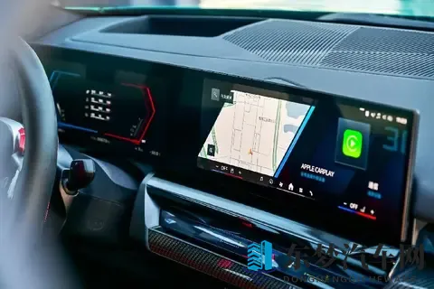 V8双涡轮增压+插电，强大的背后是坚持还是妥协？试驾BMW M5！-3