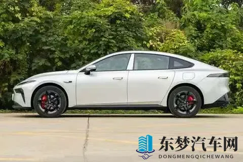 15万买新能源车，东风这款车的“+”号到底加了啥？看完心里有数