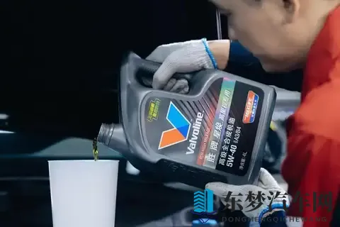 1年只行驶2000公里，可以2年换一次机油吗？修理工告诉你答案-1