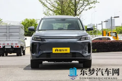 1198 万拿下 230km 续航 + 四驱！蓝电 E5 PLUS 预售疯抢-2