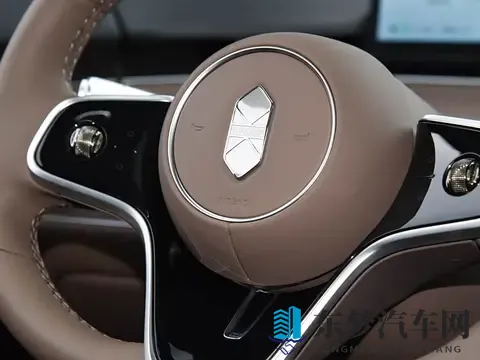 智界R7累计交付超10万台，即日起推出限时免费权益赠送活动-1