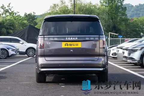 极氪 009：双十一给家人的豪华守护，适合家用的 MPV 选择-3