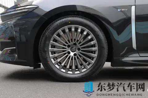 丰田皇冠（进口）选买指南：299万与349万版本怎么选？-3