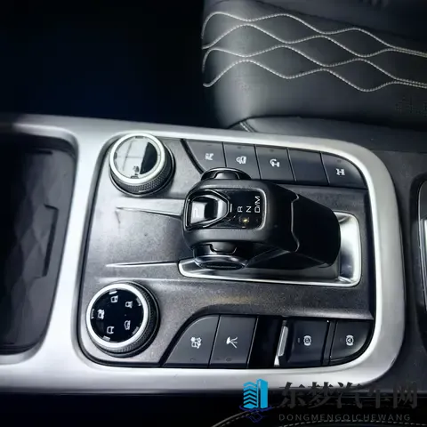 23款坦克300挑战者：圆你硬派越野梦，13万多值不值？-2