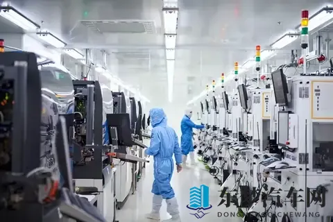 荷兰为讨好美国，亲手引爆欧洲汽车业危机！-1