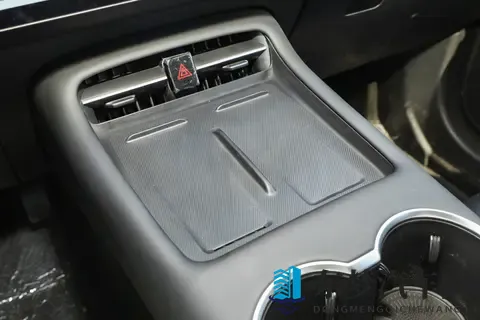 12 万级插混 SUV,超 230km 续航 + 四驱实用性拉满-1