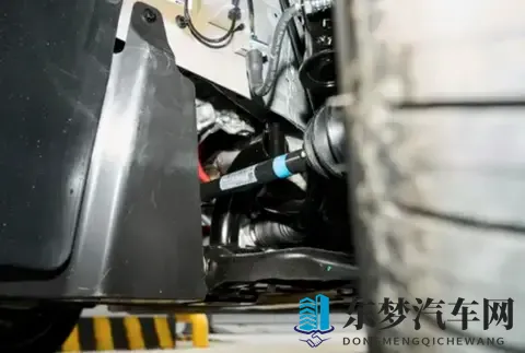 告别“选择困难症”:这辆十万级7座MPV,如何装下三代人的期待?-1