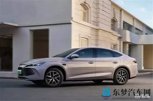 翁和小莹各种姿势第93章：智能驾驶新潮流，绿色出行新选择-1