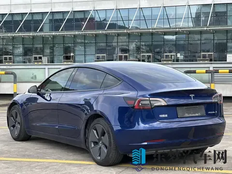 几个W就能体验?21年特斯拉Model3,通勤代步好选择-2