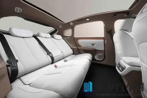 四座通风加热按摩，带激光雷达，29米轴距，新车上市，11万入手-1