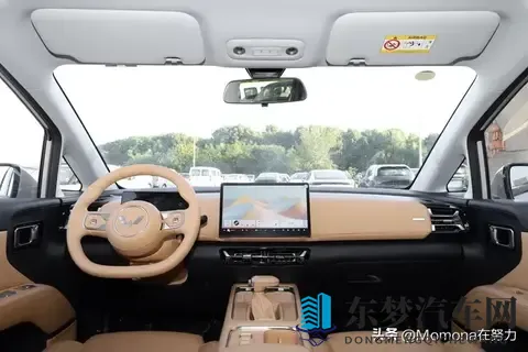 7万起侧滑门MPV，五菱杀疯了！-1