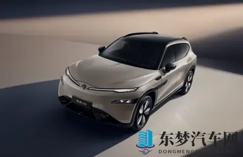 晚高峰新闻：与众08申报图曝光；奥迪RS6 Avant路试谍照透露混动身份；宾利确认年内将推新燃油车型-3