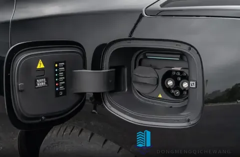 外观微调，座舱进化，26款ZEEKR 001能给人怎样的体验？-3