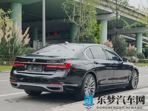 把校花 吊起来打屁股网站：校园风云，校花遭遇意外事件网站-3