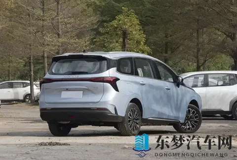 五菱星光730领衔，6款新车公布，Jeep牧马人新款庆祝品牌85周年-1