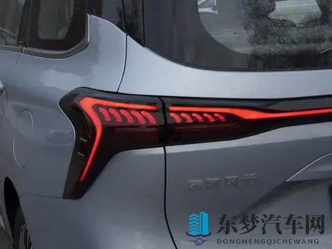 东风风行游艇PHEV上市，插混中型MPV，售1549万元起，会畅销吗？-1