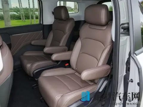 售730万起 五菱星光730上市 燃油_插混_纯电动力 七座大MPV-2