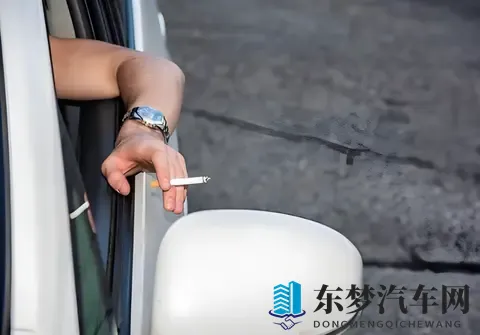 司机开车时嘴里叼牙线棒被处罚，宜兴交警认定处罚不当予以撤销-2