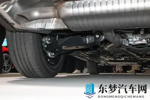 全新奔驰GLC级来了！配8295芯片+双屏，高速NOA不用再全系选装-1