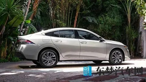 第九代美版日产轩逸售价公布：约17万元起，外观大改 + 双联屏-3