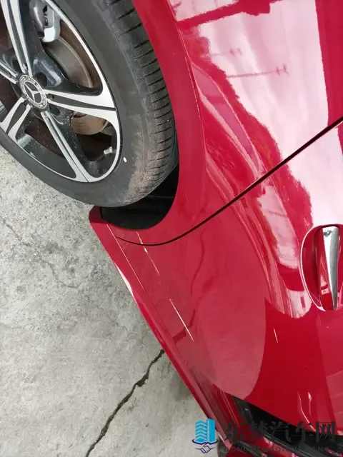 一手准新奔驰A级，红色时尚座驾，15万轻松拥有！-3