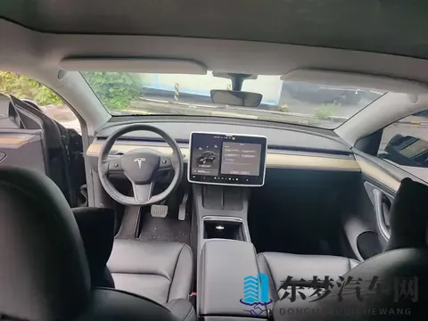 14万多拿下22年特斯拉Model Y，代步通勤不二之选？-3