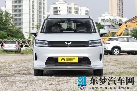 半夜把亲妺妺c高潮高H：“夜鹰新车型：智能夜行，安全高效”