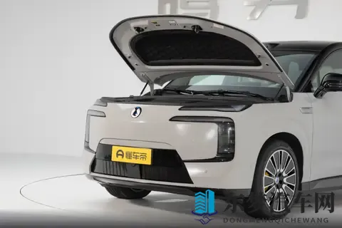 售2998万起，20T三电机插混，车长52米配6座，试驾体验腾势N8L-3