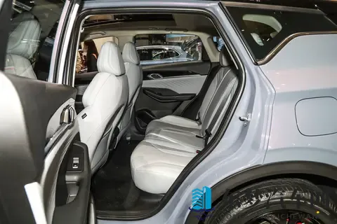 这三款小型SUV省油、能装、颜值高，最后一款优惠后不到10万