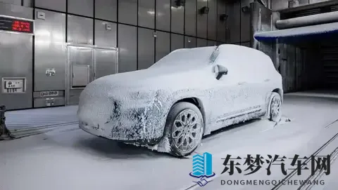 全新奔驰GLB内饰官图发布！网友：怎么那么眼熟呢？-1