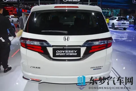 麻豆日记：特斯拉Model 3：时尚麻豆的环保出行新选择-2