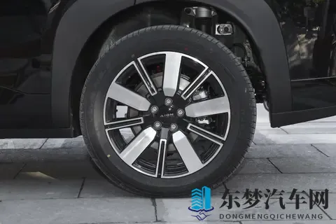 广汽埃安i60深度体验：家用SUV的新选择，细节之处见真章-2