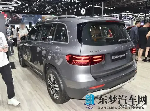 奔驰沦为“价格屠夫”!从31万跌至17万,双天窗+20T,还配大7座-1