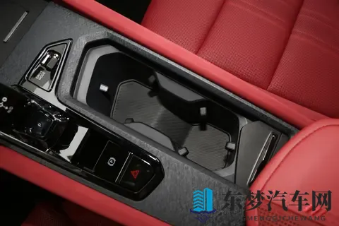 新车:20T+8AT、加速65S,限时1038万起第三代领克03值得一看-2