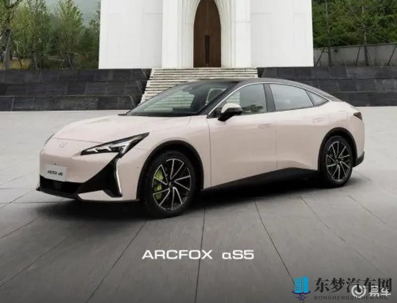 怎么下载黄色：智能驾驶新突破，出行安全再升级